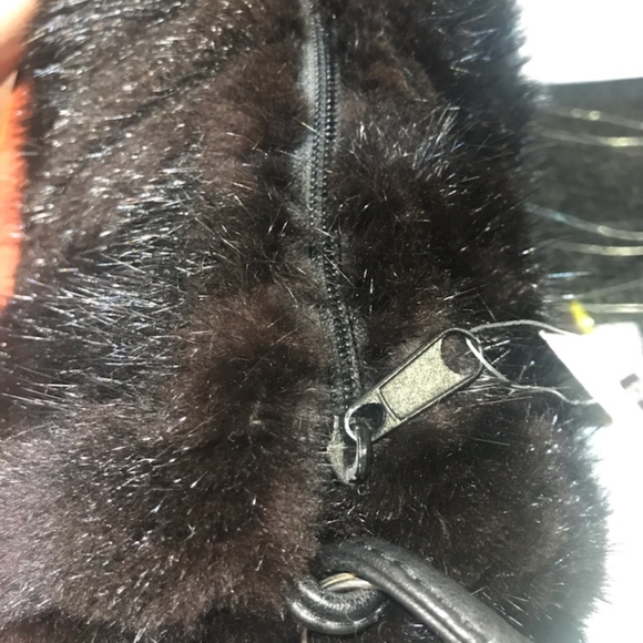 REAL RECYCLED FUR shoulder bag - Picture 3 of 3